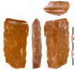 Un fragment de poignard en silex du Grand-Pressigny utilisé par le potier comme lissoir ou brunissoir (Cl. J.-G. Marcillaud, SDA 24)