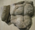 Fragment de bas-relief, probablement Hercule, Périgueux, Porte de Mars (Cl. B. Dupuy)	